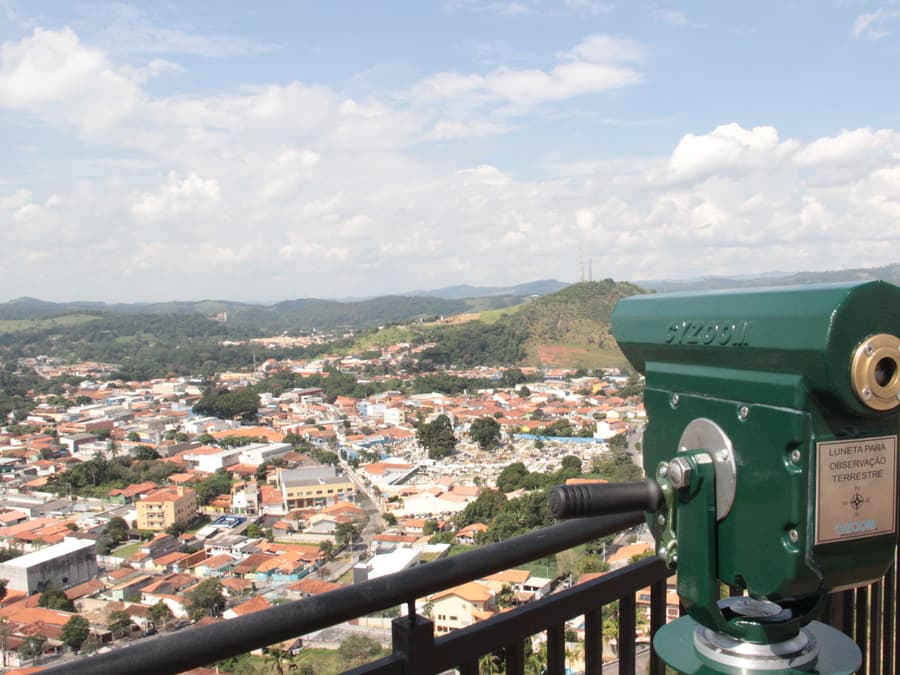 Vista da área residencial de Guararema a partir do mirante