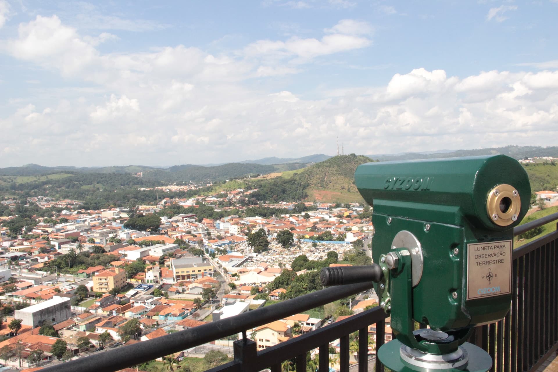 Morar em Guararema: Custo Real, Melhores Bairros e Imóveis