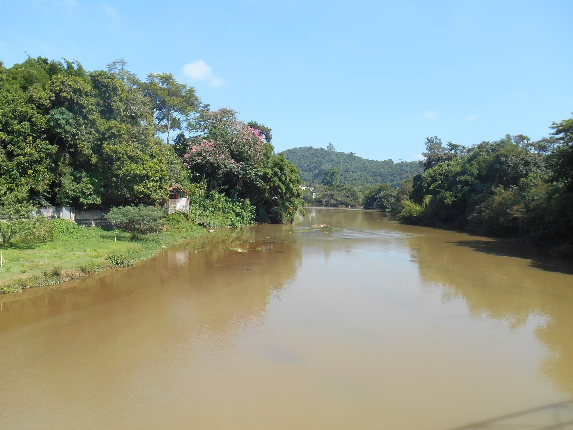 Chácara às margens do Rio Paraíba do Sul em Guararema SP